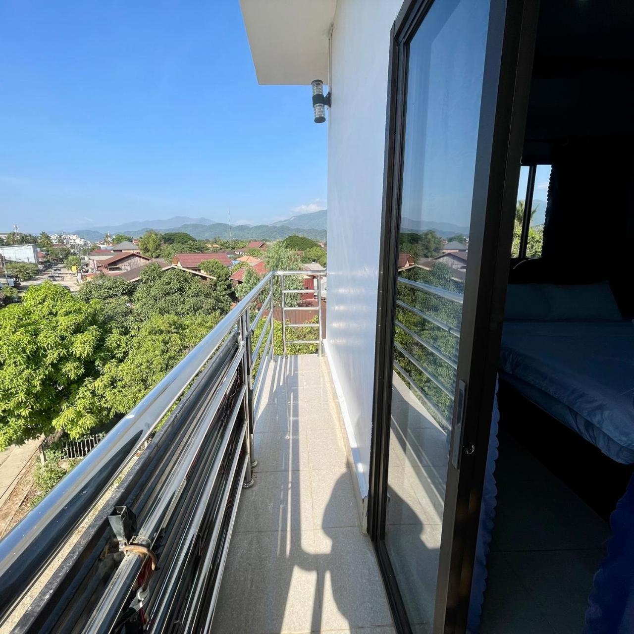 Smile Guesthouse Vangvieng Vang Vieng Exterior photo