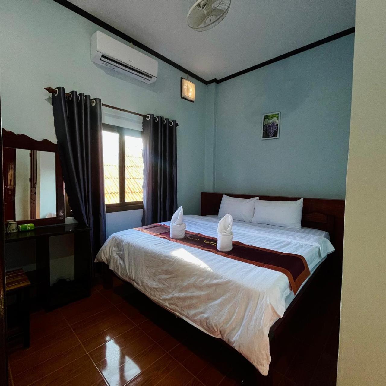Smile Guesthouse Vangvieng Vang Vieng Exterior photo
