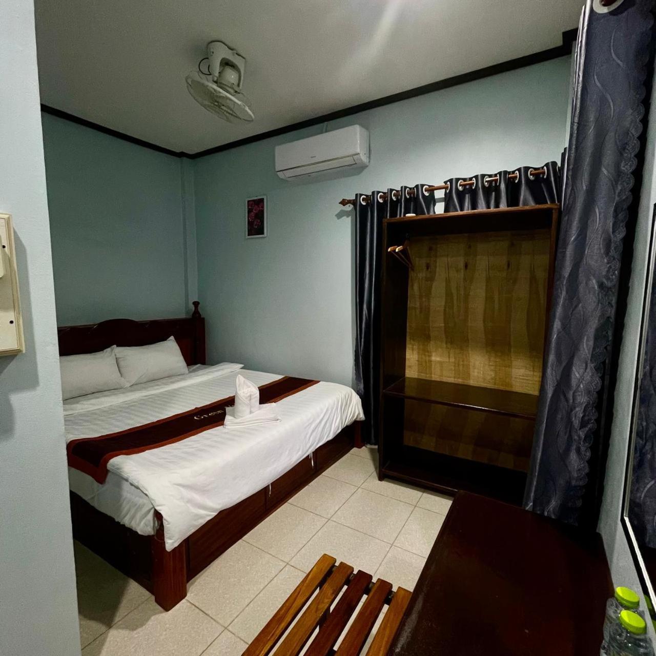 Smile Guesthouse Vangvieng Vang Vieng Exterior photo