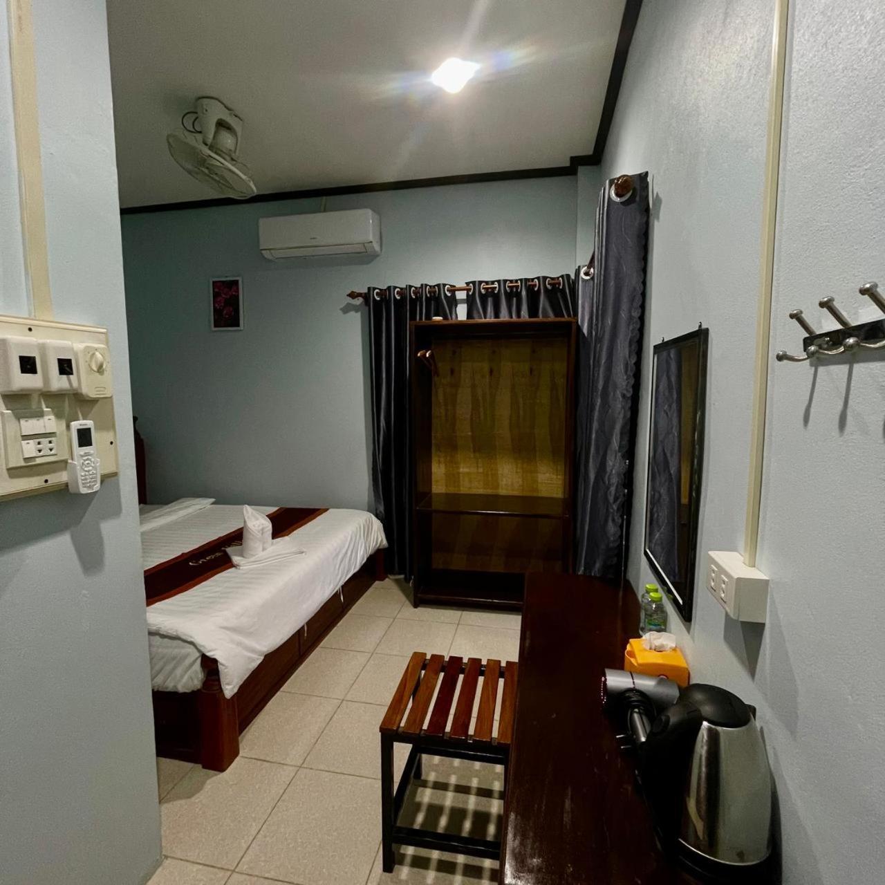 Smile Guesthouse Vangvieng Vang Vieng Exterior photo