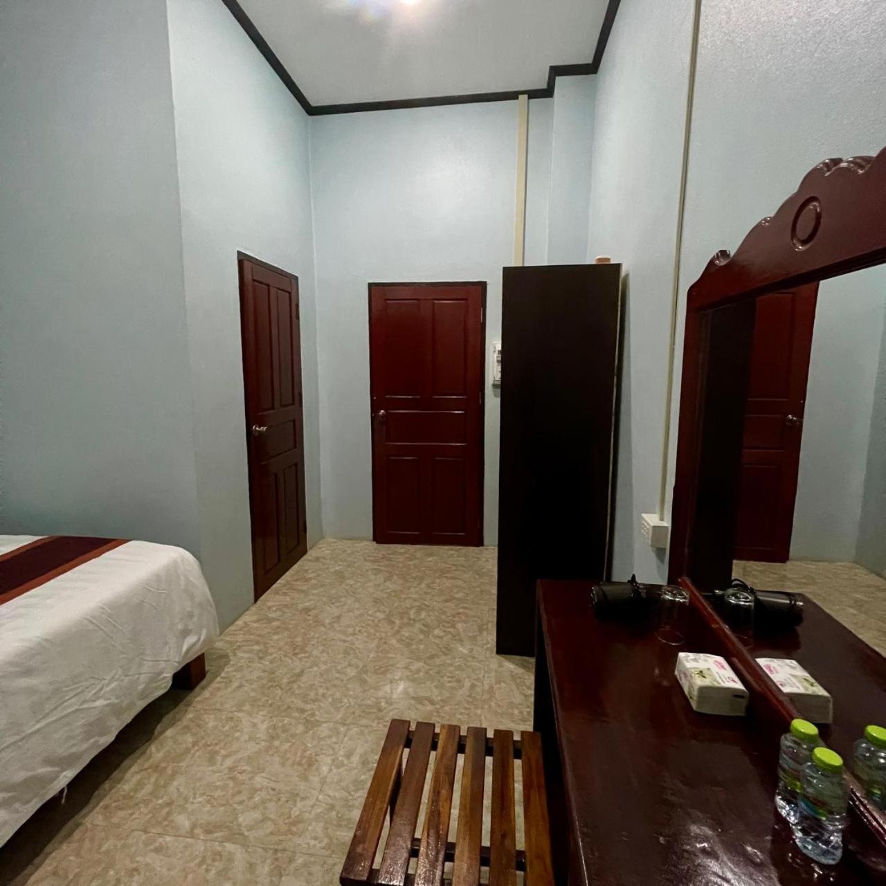 Smile Guesthouse Vangvieng Vang Vieng Exterior photo