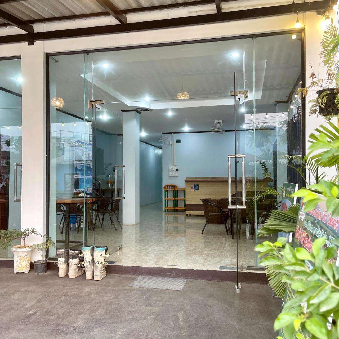 Smile Guesthouse Vangvieng Vang Vieng Exterior photo